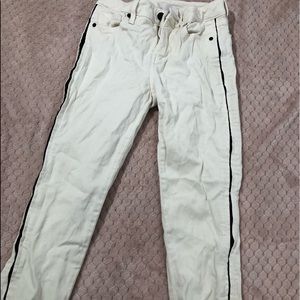 it’s white and black jeans w stripes